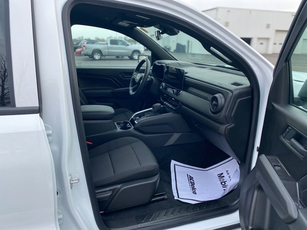 2025 Chevrolet Colorado WT/LT