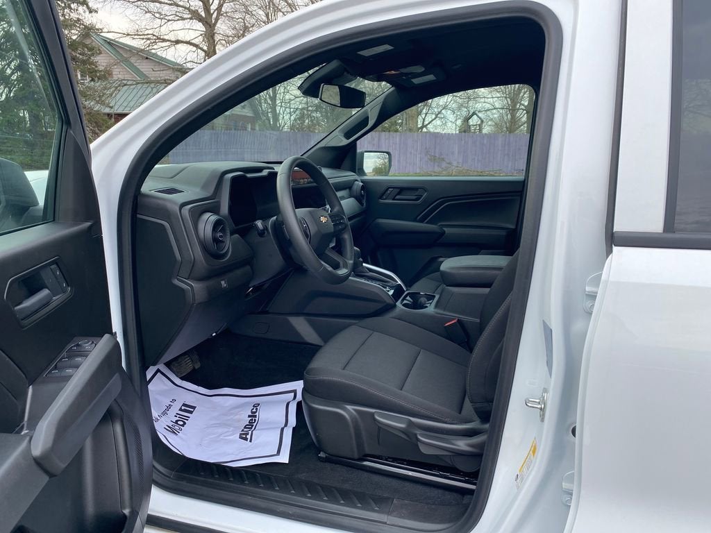 2025 Chevrolet Colorado WT/LT