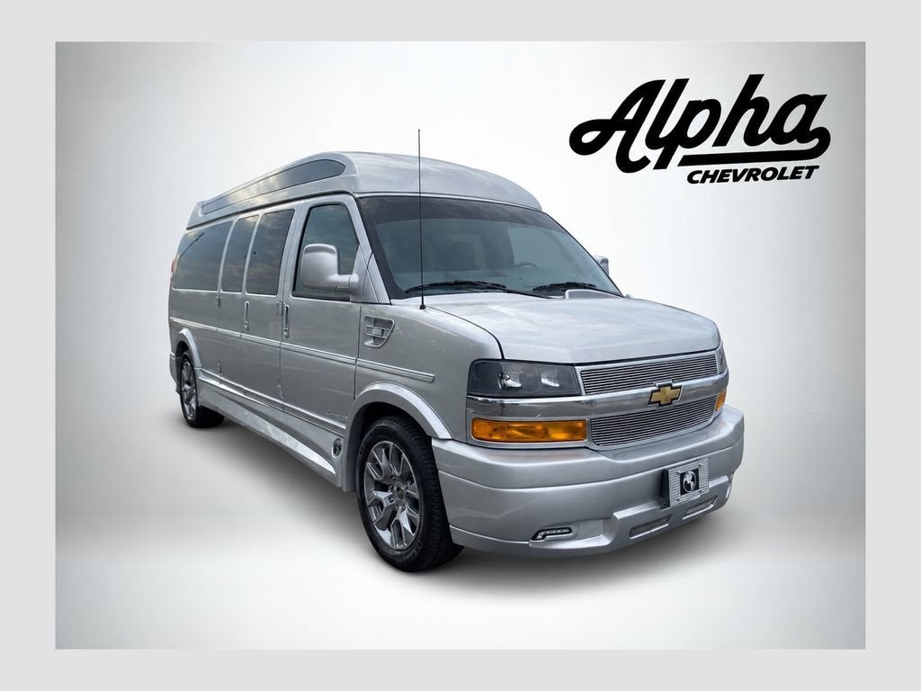 2025 Chevrolet Express Cargo WT