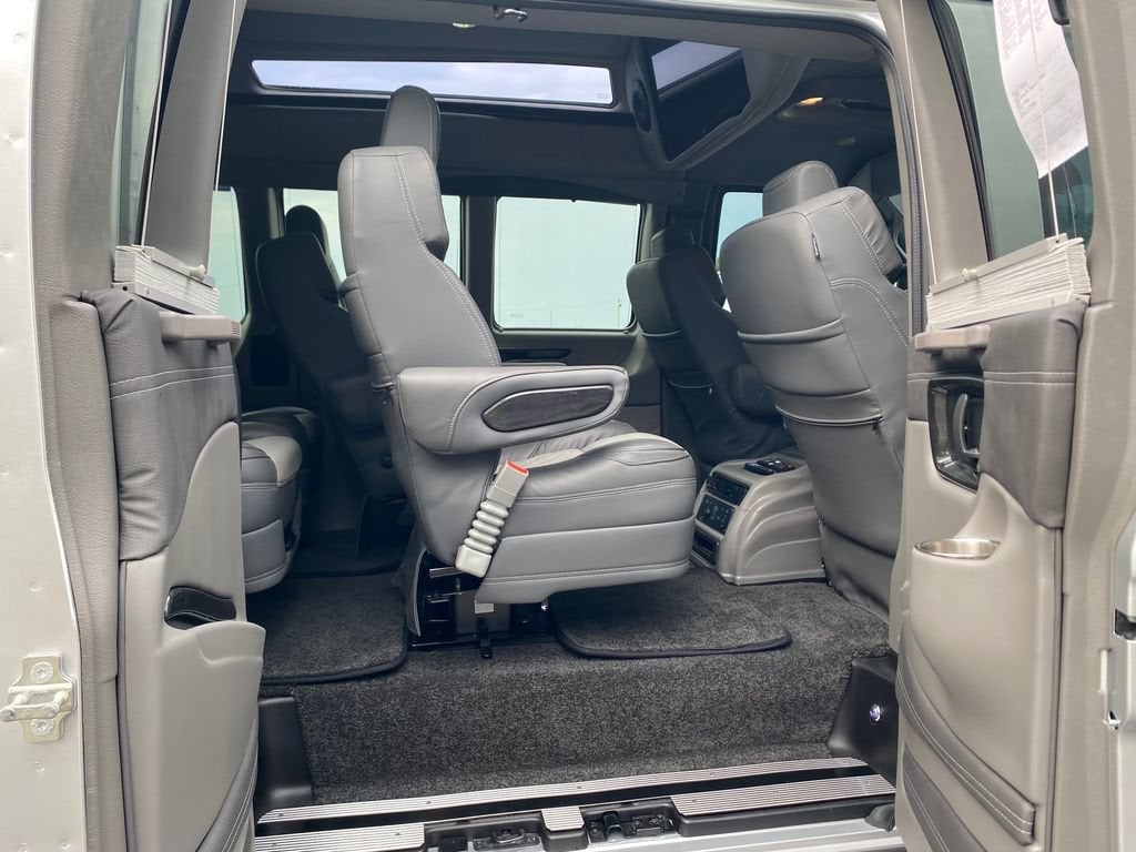 2025 Chevrolet Express Cargo WT