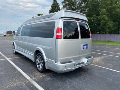 2025 Chevrolet Express Cargo WT