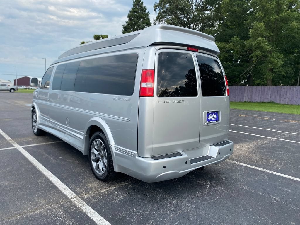 2025 Chevrolet Express Cargo WT