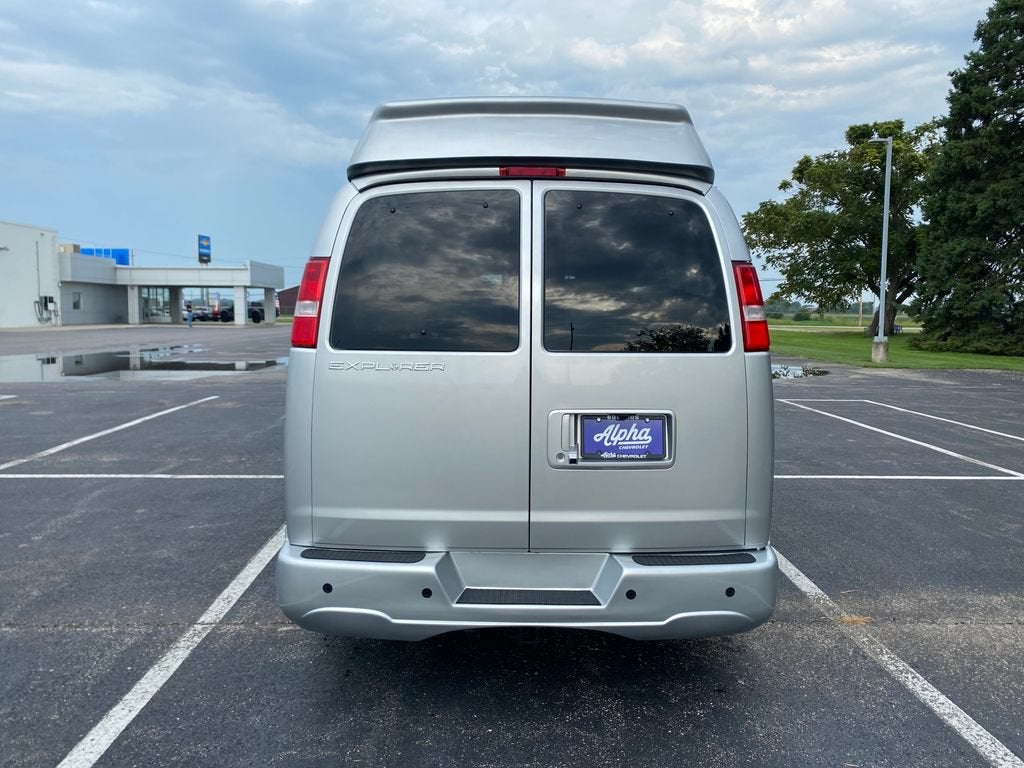 2025 Chevrolet Express Cargo WT