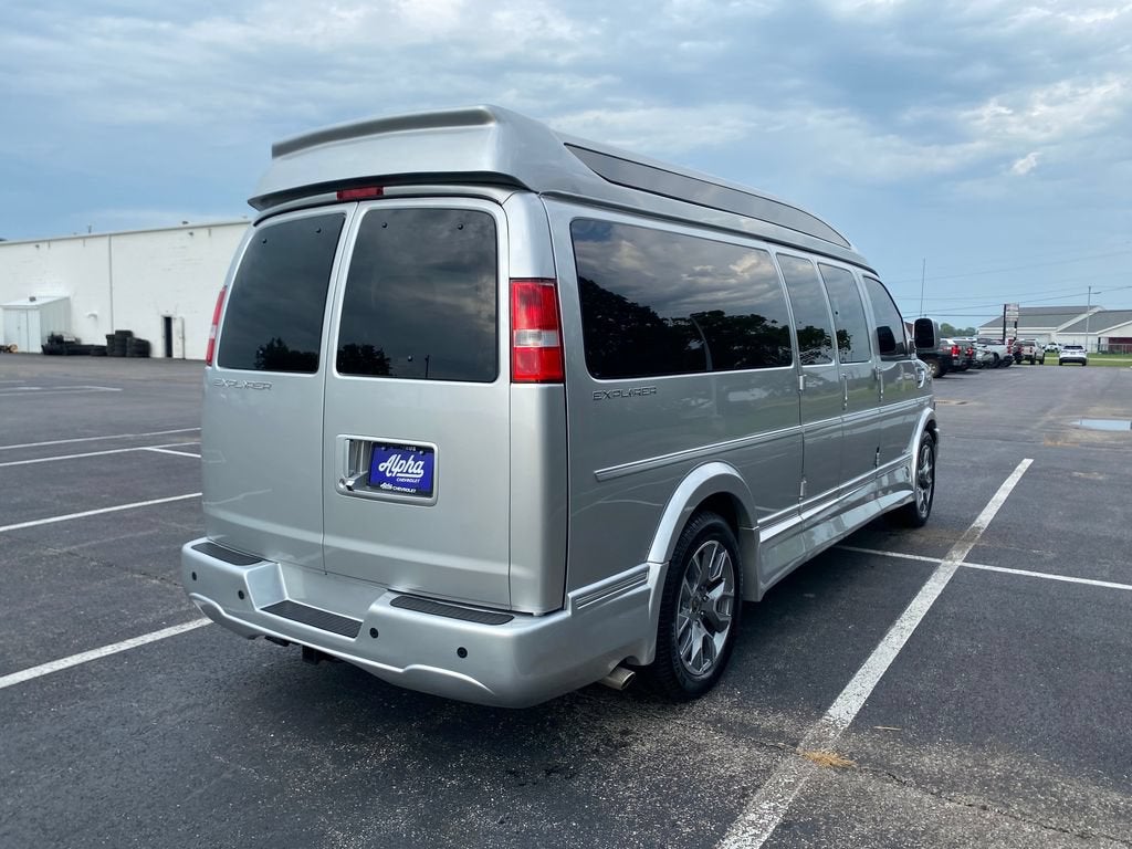 2025 Chevrolet Express Cargo WT