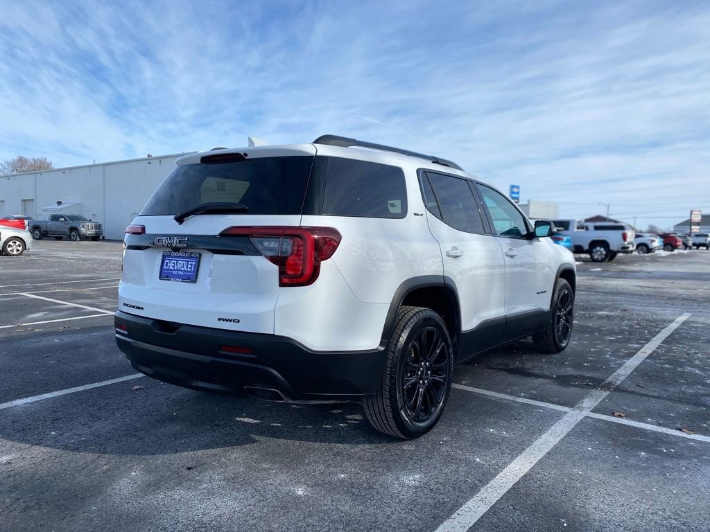 2023 GMC Acadia SLT