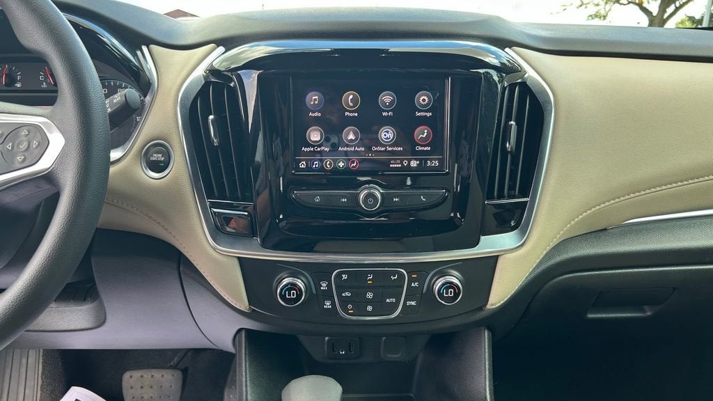 2022 Chevrolet Traverse LS