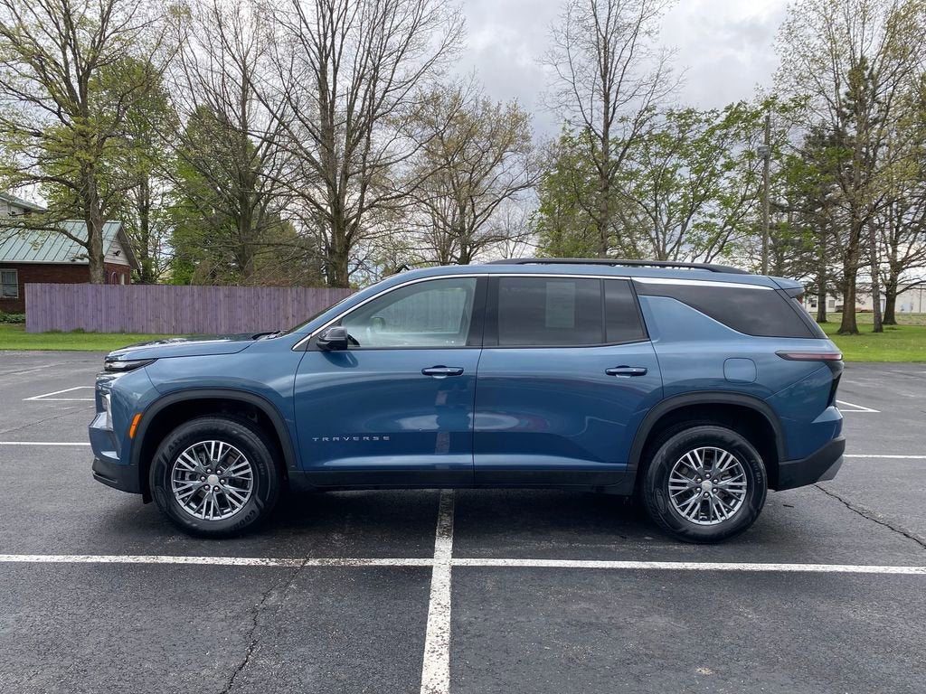 2024 Chevrolet Traverse LT