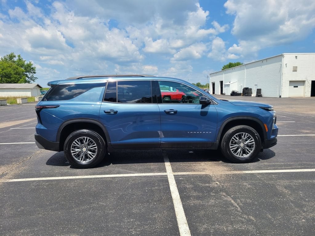2024 Chevrolet Traverse LT