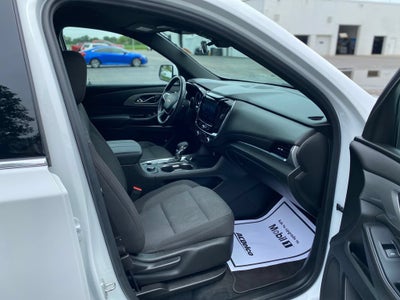 2022 Chevrolet Traverse LT Cloth