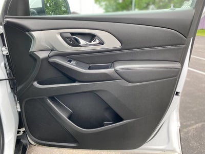 2022 Chevrolet Traverse LT Cloth