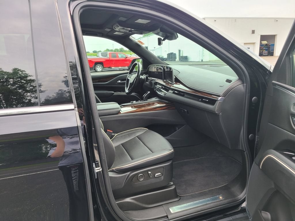 2023 Cadillac Escalade ESV Premium Luxury