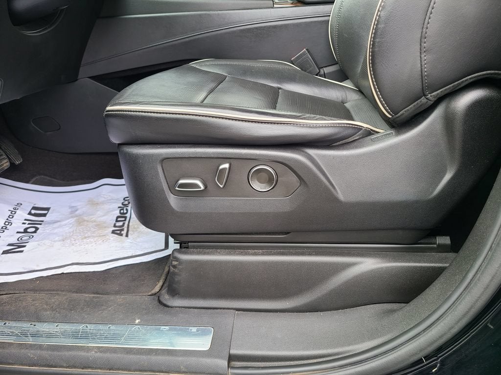 2023 Cadillac Escalade ESV Premium Luxury