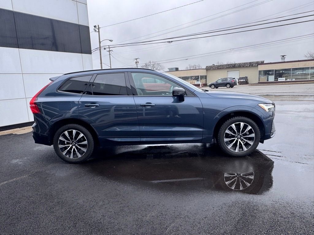 2023 Volvo XC60 Plus Dark Theme
